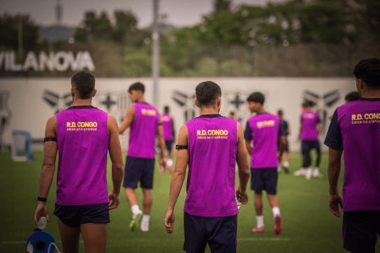 万欧元, 业队伍的训, 世体