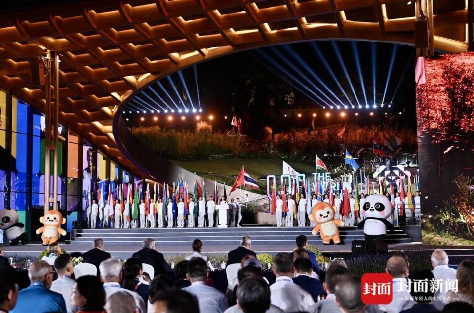 uJWAz, 报料微信关